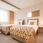 B&B Stricek